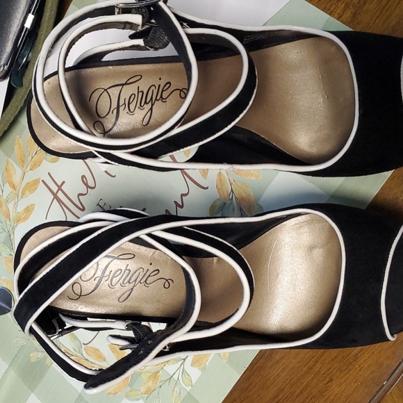 Fergie beautiful heels - Picture 5 of 8